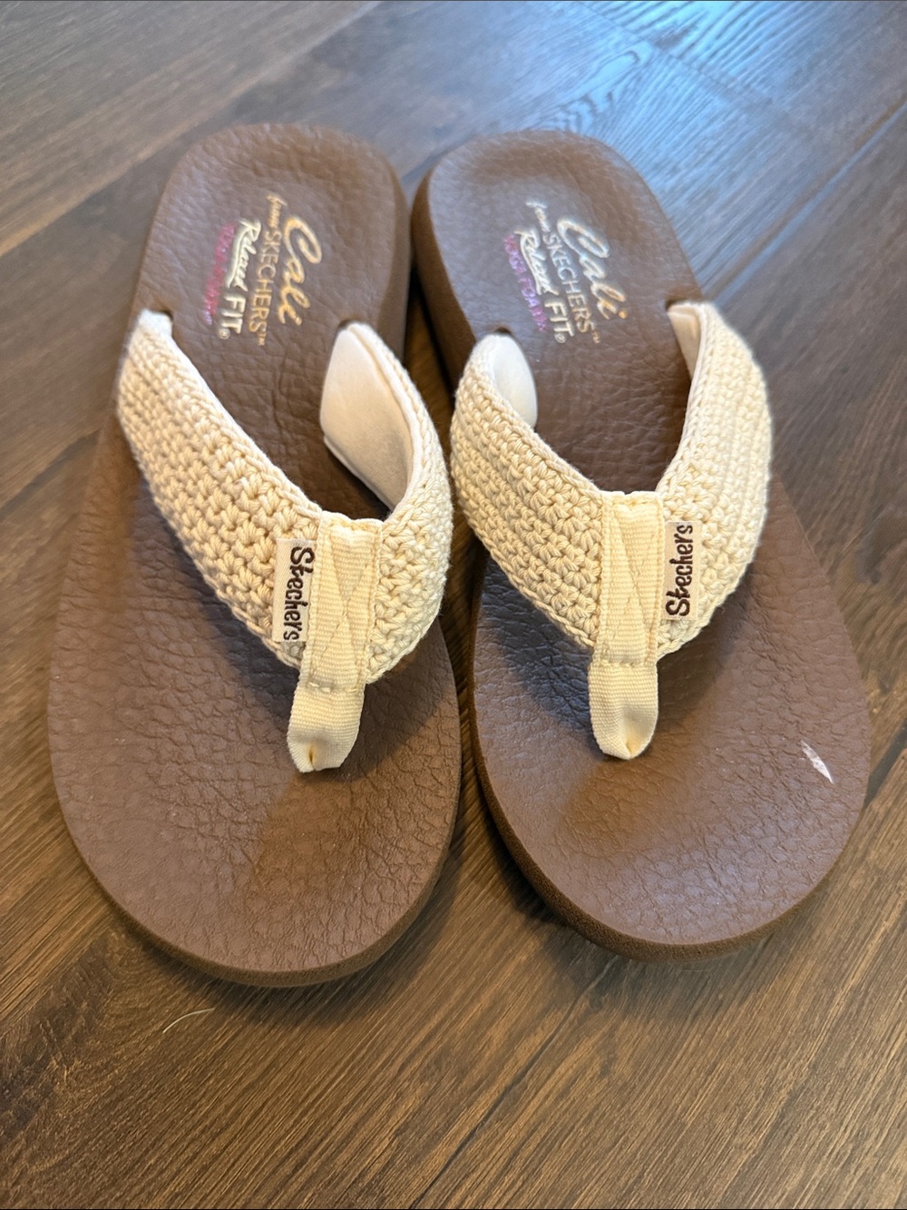 Skechers Woven Strap Flip Flops in Cream and Brown